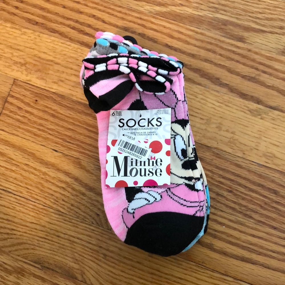 Minnie Mouse Socks 6 pairs NWT (shoe sizes 4-10)